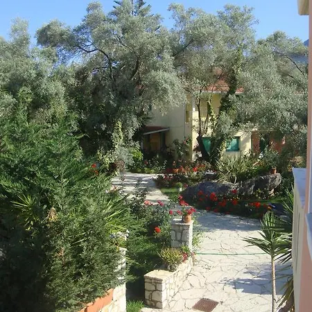 Apart-hotel Philippos Nikiana